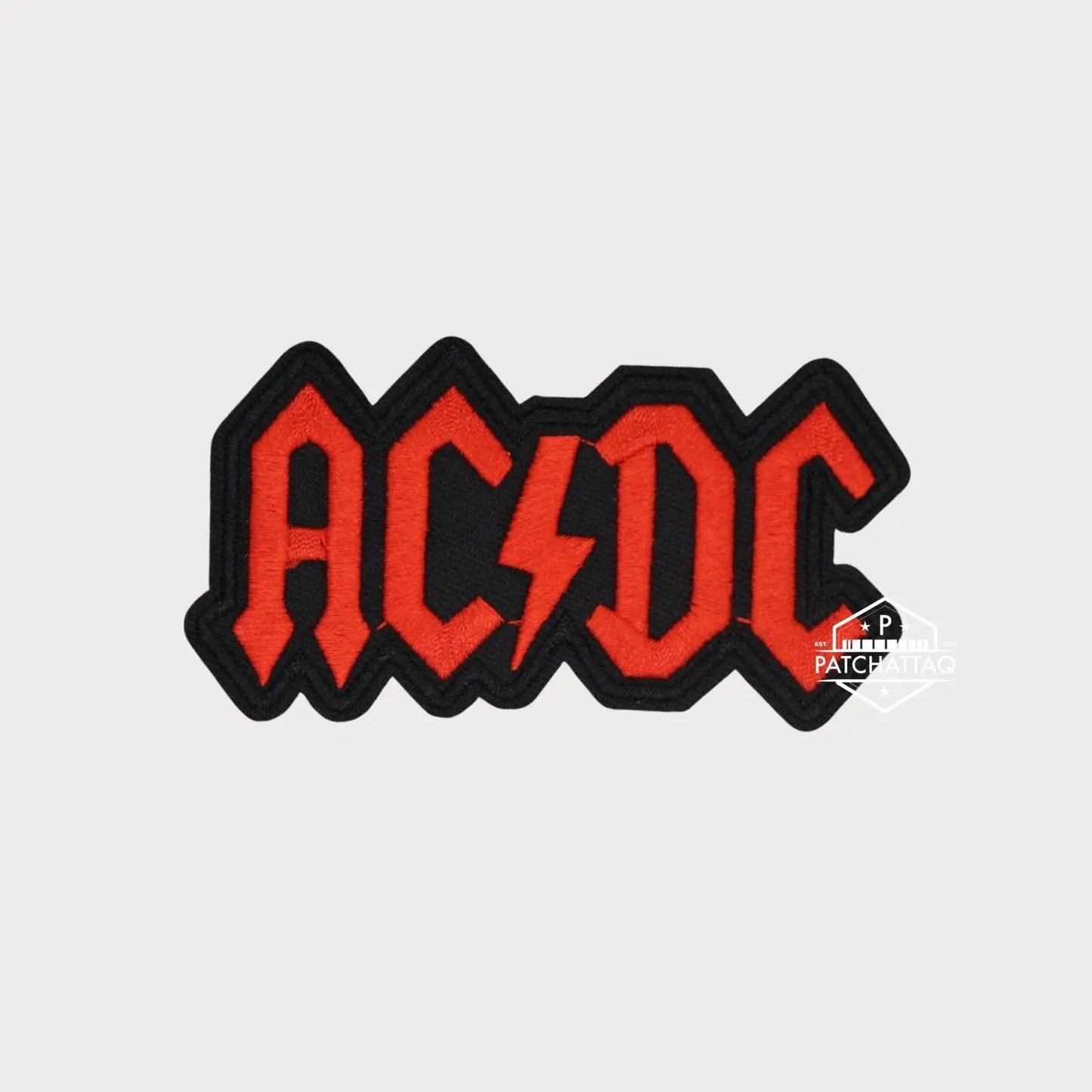 Patch Thermocollant AC/DC Rouge/Noir Broderie Précise Haute Qualité Patchattaq